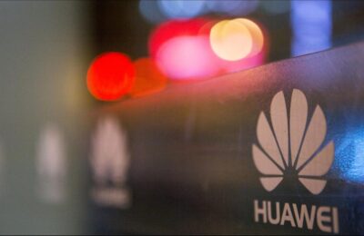 Huawei Dismisses Sales of Mobile Business（直达）
