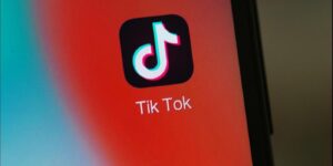 TikTok Banned by All Public Universities in Florida（直达）